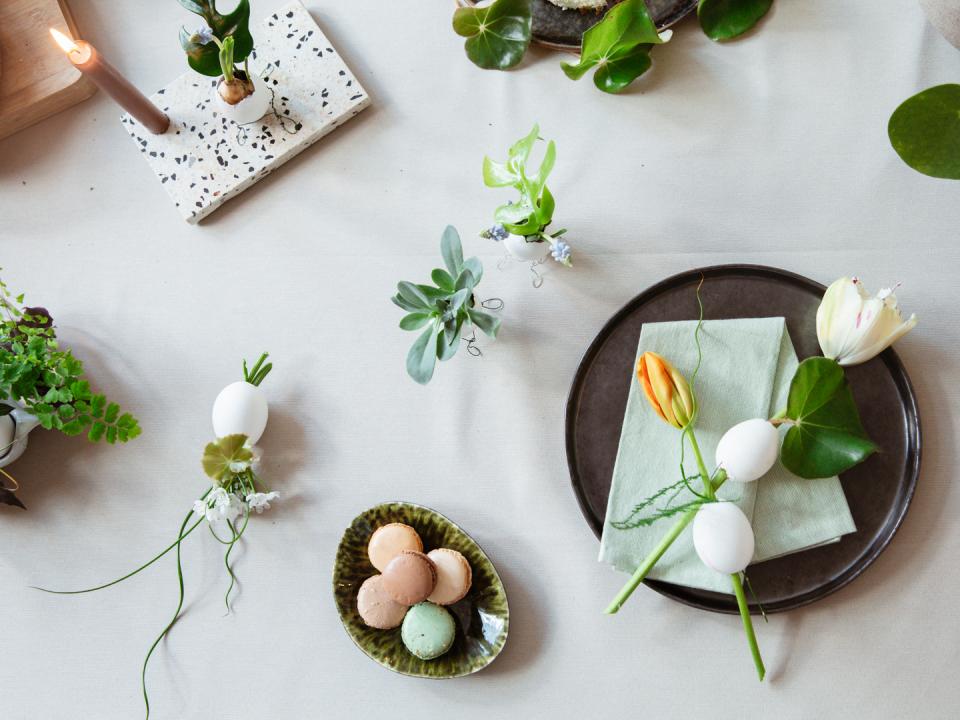 decoratie paastafel | simpele paasdecoratie bloemen en planten