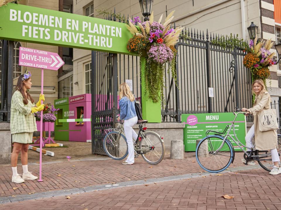 Fiets door onze Bloemen en Planten Fiets Drive-Thru! | Mooiwatplantendoen.nl