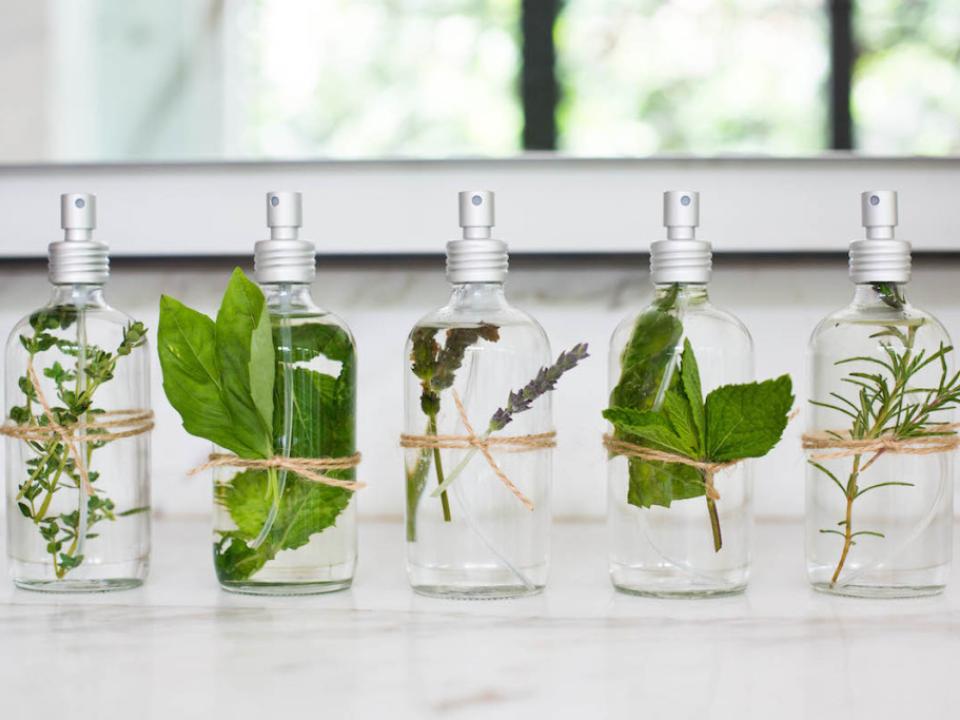 DIY: botanische kamerspray met etherische oliën	- Mooiwatplantendoen.nl