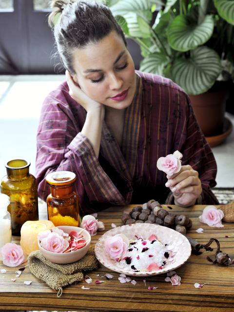 DIY: badzout met de bloemen van de begoniaplant Mooiwatplantendoen.nl