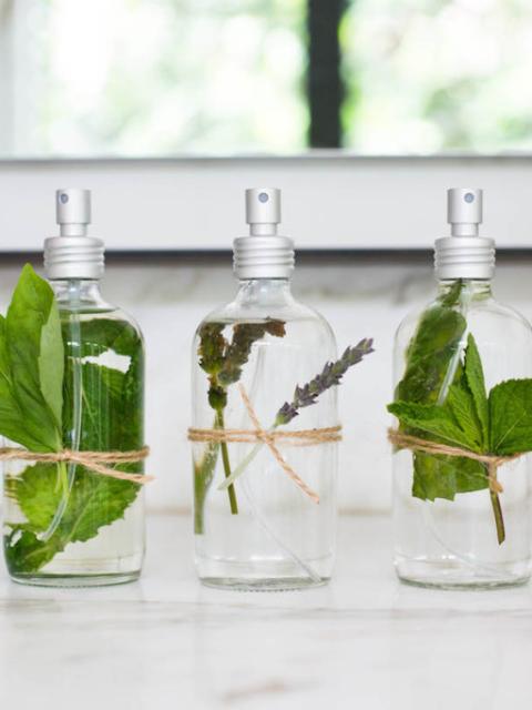 DIY: botanische kamerspray met etherische oliën	- Mooiwatplantendoen.nl