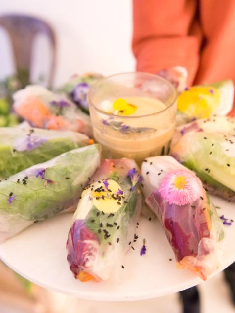 Recept: Vietnamese zomerrolletjes met bloemen Mooiwatplantendoen.nl